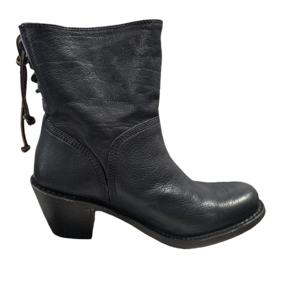 Frye women’s Carmen short black pull on boots - Picture 5 of 5